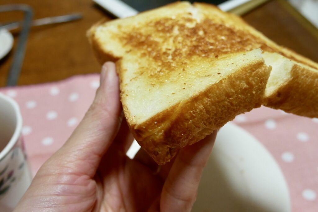 プレーン食パン「まごころ」のトーストの拡大図
