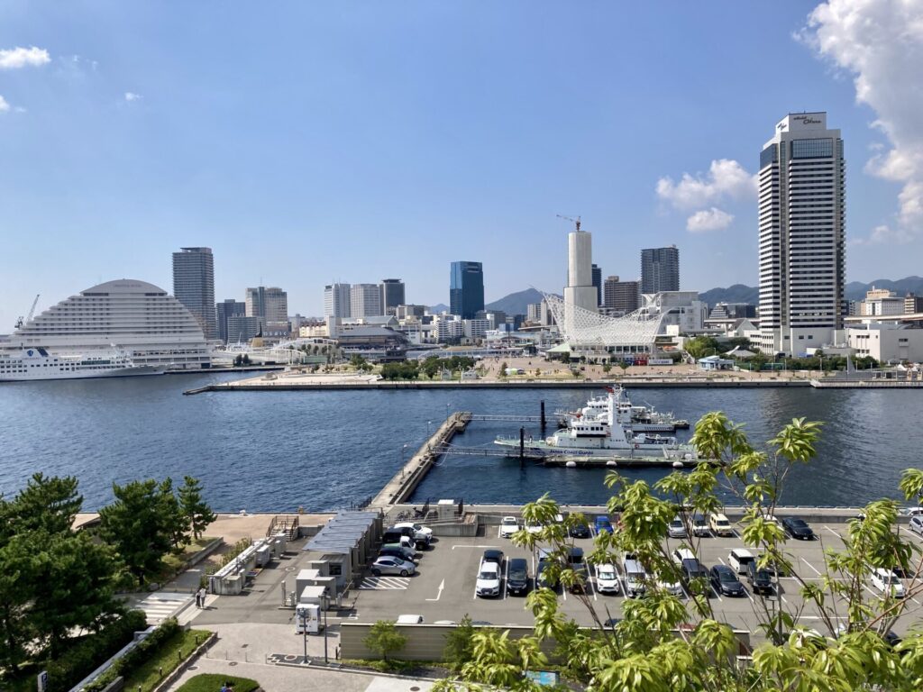 アトア4Fの展望台から見た神戸港