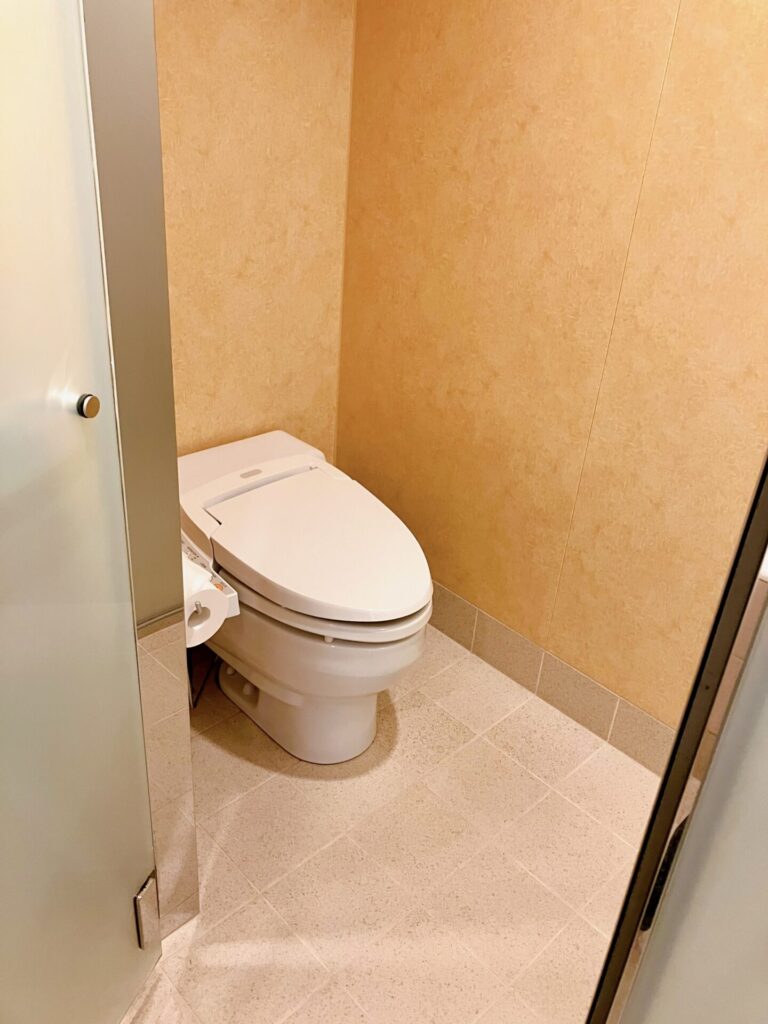 「横浜ベイホテル東急」デラックスツインルームのトイレ