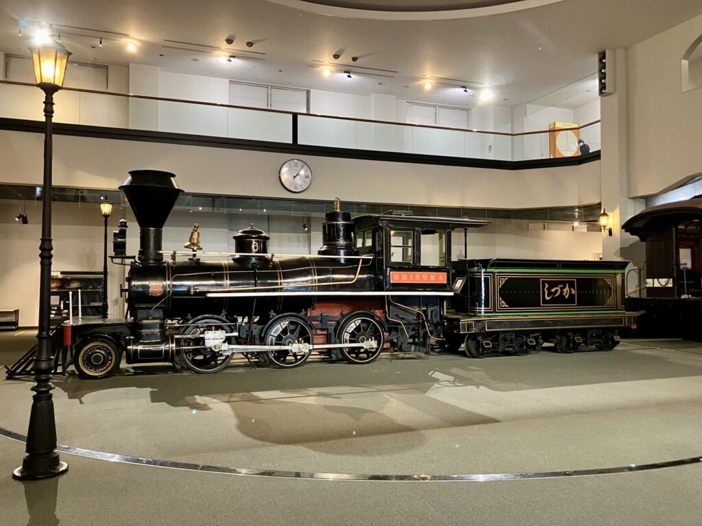 蒸気機関車「しづか号」の展示