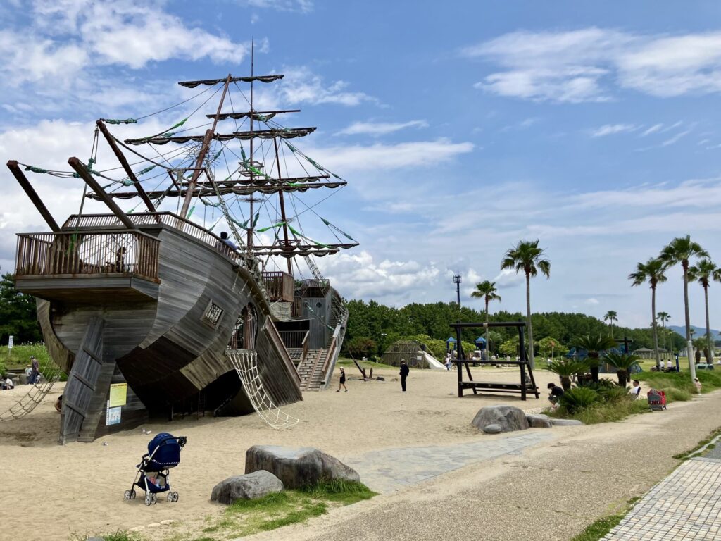 帆船遊具側から見た広野海岸公園