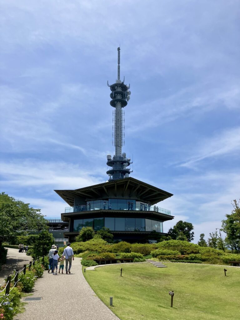 庭園から見た日本平夢テラス