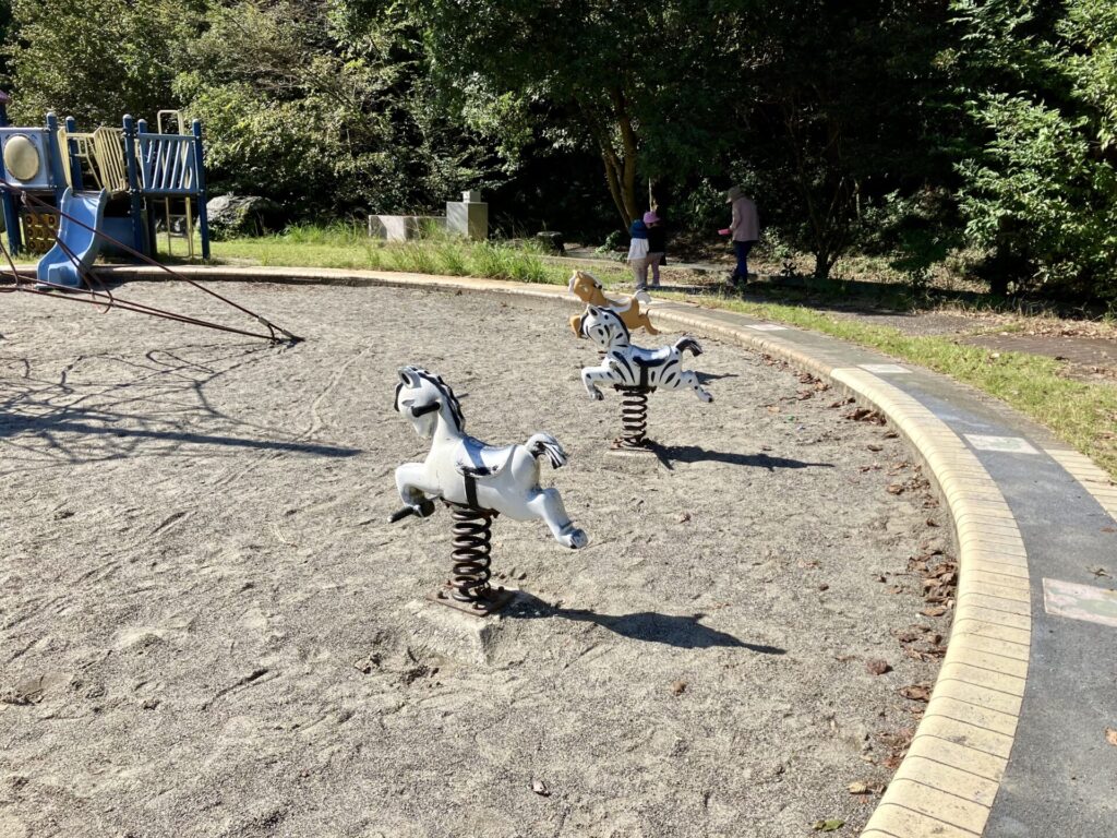 兎山公園の砂場にある遊具